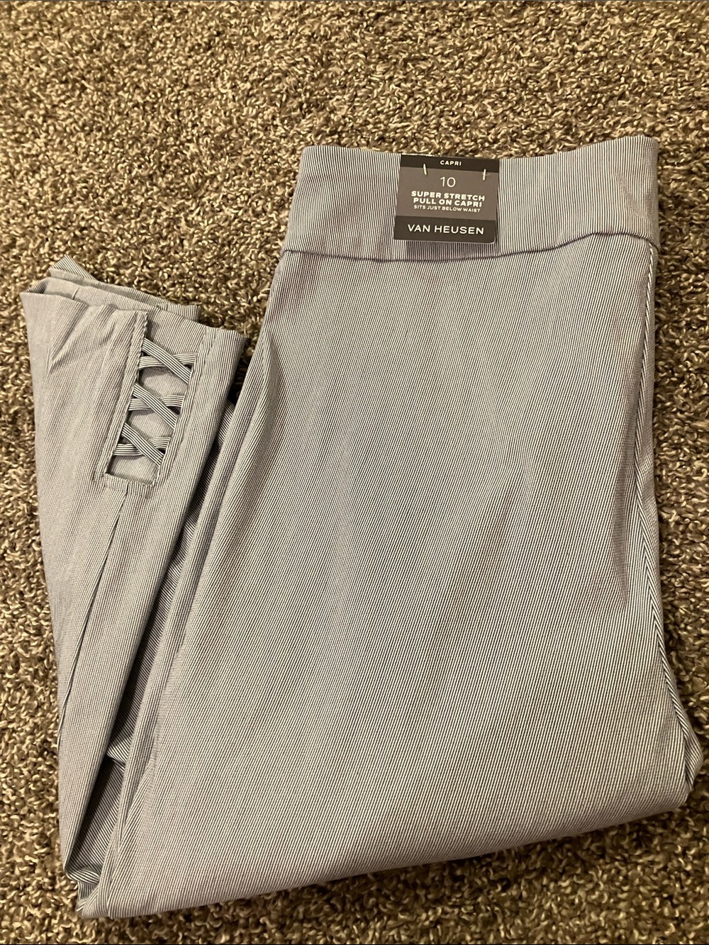 NWT Van Heusen Pinstripe Stretch Pull-On Capri with Laced Hem